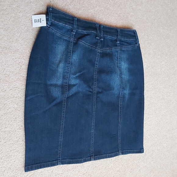 Ricki's Denim Short Skirt - Picture 3 of 3